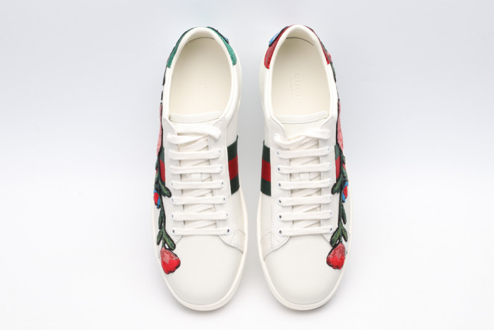 G*u*i low-top sneaker