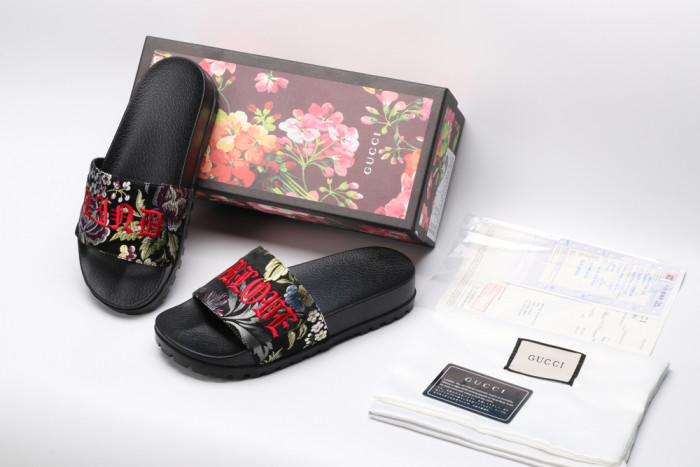 G*u*i slippers