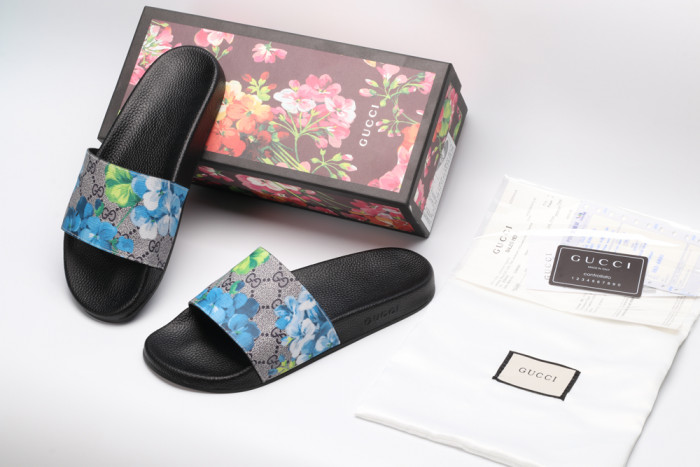 G*u*i slippers