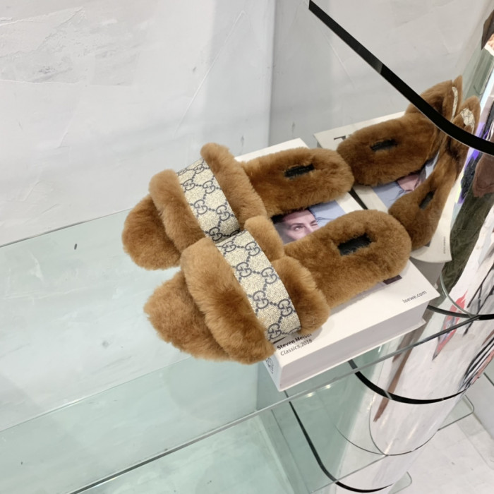 G*u*i slipper